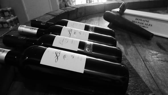 Bouteilles de vins du domaines viticole des Pascales à Gabian